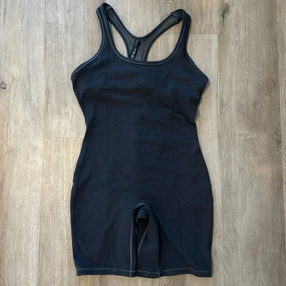 SKIMS OUTDOOR MID THIGH ONESIE IN WASHED ONYX sz 2XL - Picture 2 of 12